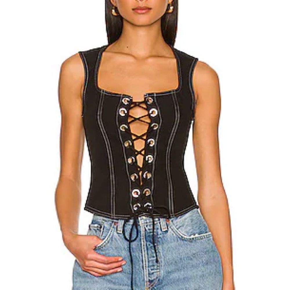 superdown Jayda Black Lace-Up Crop Top